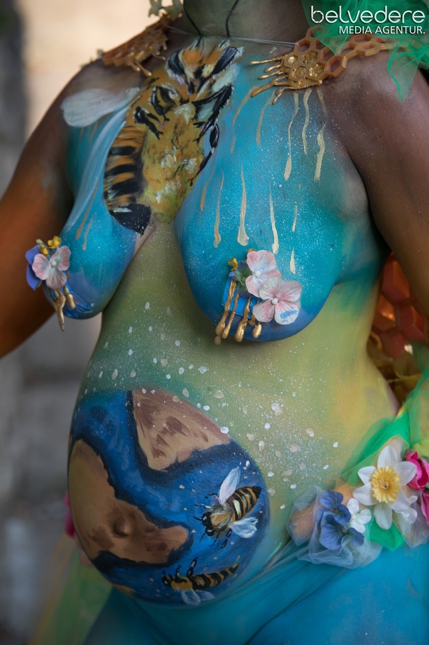 QueenBee Detail.jpg